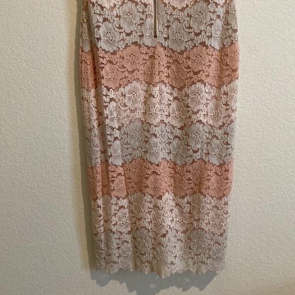 Classy and laced bodycon dress - Picture 6 of 7